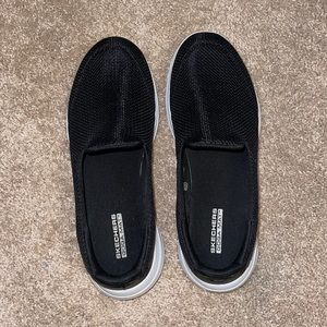 Skechers GoWalk 5- Size 8